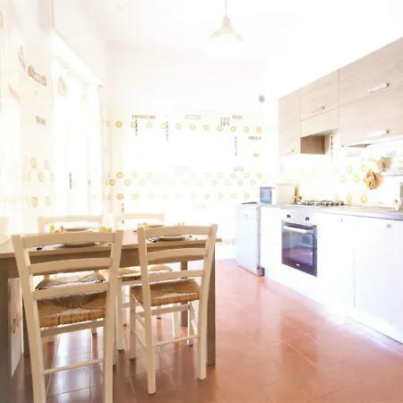 San Lazzaro Apartment *
